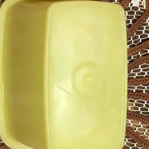 Vintage Tupperware Yellow Storage Container (retired item) - Picture 4 of 6